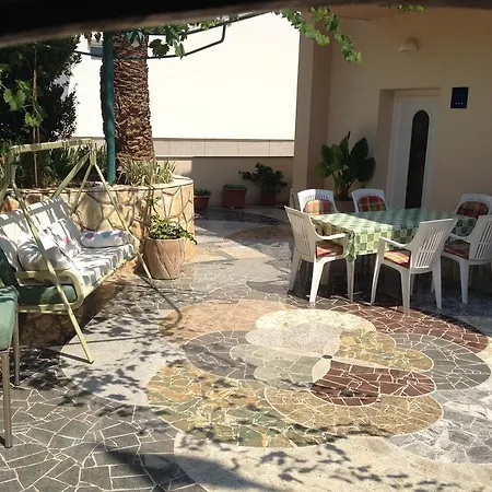 아파트 Burin Dvor 라브