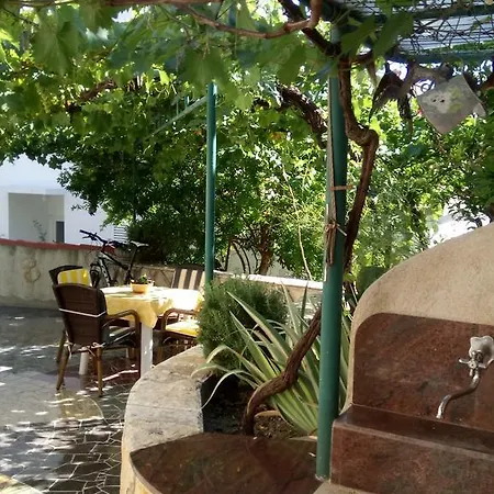 Burin Dvor Daire Rab Town