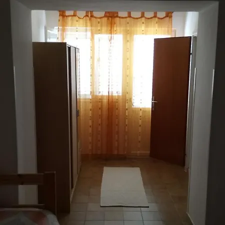 Daire Burin Dvor Rab Town