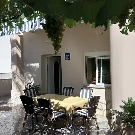 Apartment Burin Dvor Rab Town
