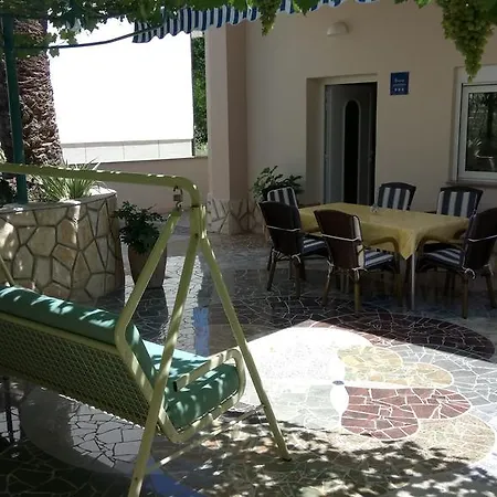 아파트 Burin Dvor 라브