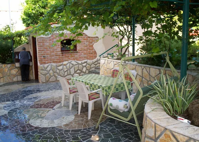 Burin Dvor * Rab Town