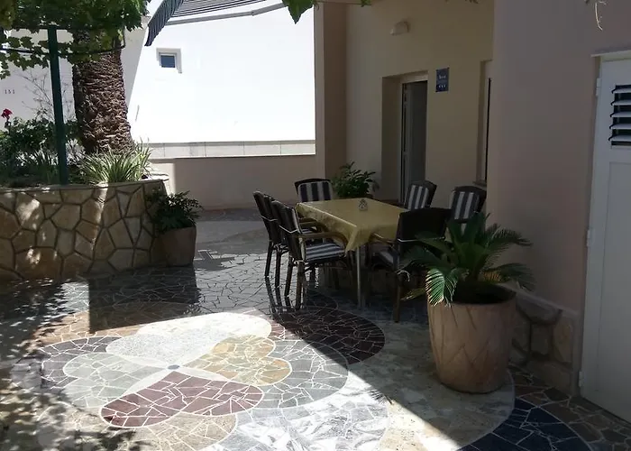 Burin Dvor Apartman *